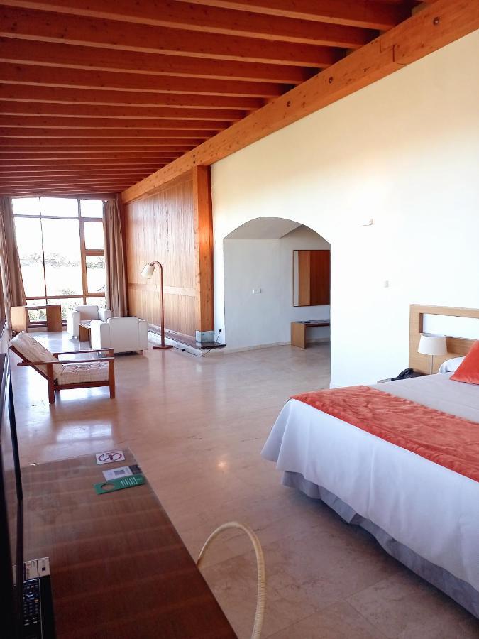 Hotel 4 Estrellas Conventual De Alcantara ภายนอก รูปภาพ